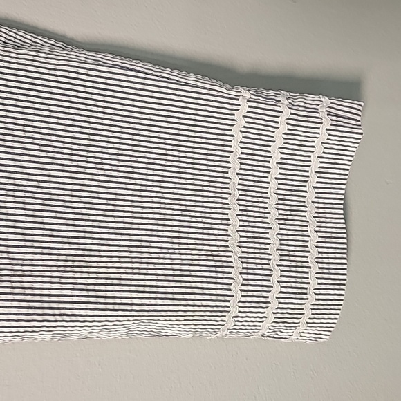 CHARTER CLUB, Y2K Womens Newport slim crop searsucker pants. Gray/white. SIZE 12 - Picture 5 of 15